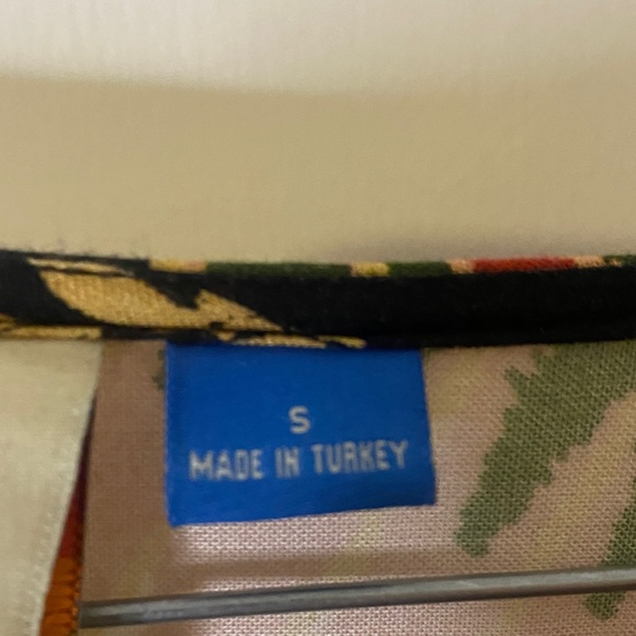 FARM Rio Vibrant Floral Dress - Picture 6 of 8